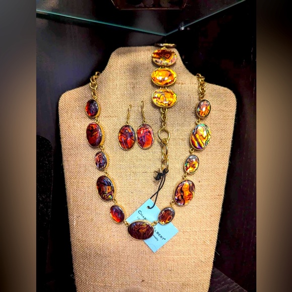 Charles Albert NWT Red Abalone Set!!! - Picture 1 of 1